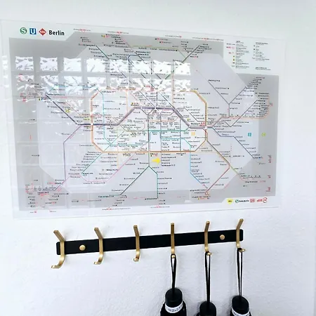 Duplex Ullstein- 4 Bedrooms, 2 Bathrooms, Living Room, 2 Parking Spaces, Boxspringbeds, Family & Business Apartment! * Berlin