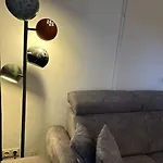 Duplex Ullstein- 4 Bedrooms, 2 Bathrooms, Living Room, 2 Parking Spaces, Boxspringbeds, Family & Business Apartment! アパート *