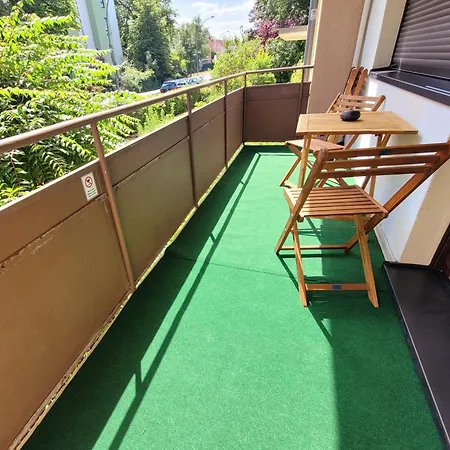 アパート Duplex Ullstein- 4 Bedrooms, 2 Bathrooms, Living Room, 2 Parking Spaces, Boxspringbeds, Family & Business Apartment! *