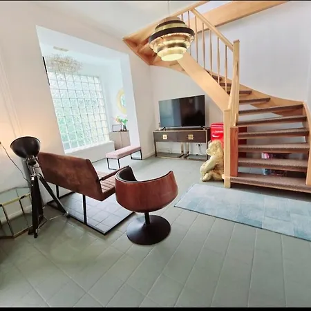 アパート Duplex Ullstein- 4 Bedrooms, 2 Bathrooms, Living Room, 2 Parking Spaces, Boxspringbeds, Family & Business Apartment! ベルリン