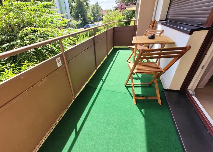 Apartment Duplex Ullstein- 4 Bedrooms, 2 Bathrooms, Living Room, 2 Parking Spaces, Boxspringbeds, Family & Business Apartment! *