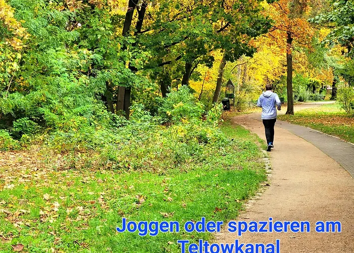 Duplex Ullstein- 4 Bedrooms, 2 Bathrooms, Living Room, 2 Parking Spaces, Boxspringbeds, Family & Business Apartment!