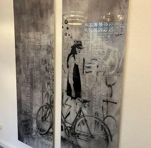 Duplex Ullstein- 4 Bedrooms, 2 Bathrooms, Living Room, 2 Parking Spaces, Boxspringbeds, Family & Business Apartment! * Berlin