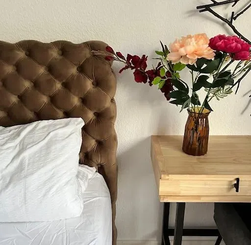 Apartment Duplex Ullstein- 4 Bedrooms, 2 Bathrooms, Living Room, 2 Parking Spaces, Boxspringbeds, Family & Business Apartment!