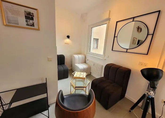 Duplex Ullstein- 4 Bedrooms, 2 Bathrooms, Living Room, 2 Parking Spaces, Boxspringbeds, Family & Business Apartment! *