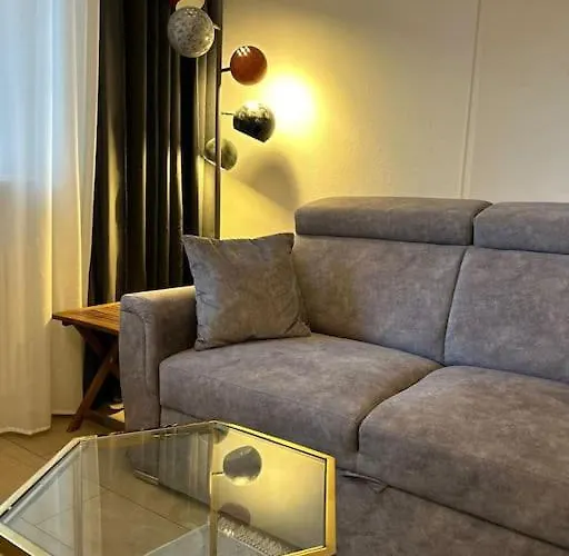 Duplex Ullstein- 4 Bedrooms, 2 Bathrooms, Living Room, 2 Parking Spaces, Boxspringbeds, Family & Business Apartment! Berlin