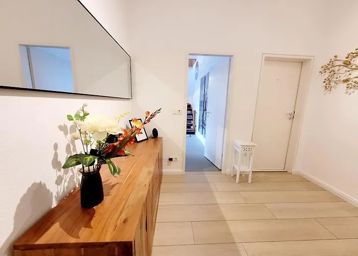 Duplex Ullstein- 4 Bedrooms, 2 Bathrooms, Living Room, 2 Parking Spaces, Boxspringbeds, Family & Business Apartment! Berlin