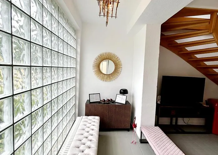 Duplex Ullstein- 4 Bedrooms, 2 Bathrooms, Living Room, 2 Parking Spaces, Boxspringbeds, Family & Business Apartment! Apartment