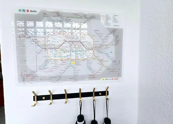 Duplex Ullstein- 4 Bedrooms, 2 Bathrooms, Living Room, 2 Parking Spaces, Boxspringbeds, Family & Business Apartment! Berlin