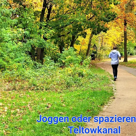 Duplex Ullstein- 4 Bedrooms, 2 Bathrooms, Living Room, 2 Parking Spaces, Boxspringbeds, Family & Business Apartment!