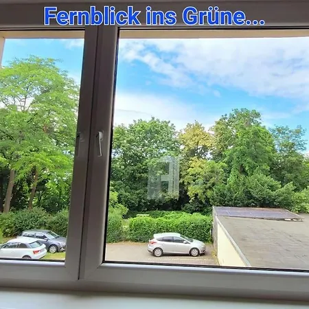 Lägenhet Duplex Ullstein- 4 Bedrooms, 2 Bathrooms, Living Room, 2 Parking Spaces, Boxspringbeds, Family & Business Apartment!