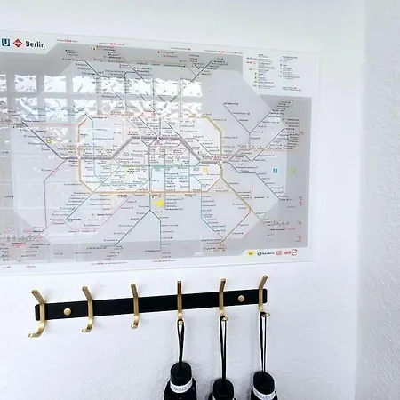 Duplex Ullstein- 4 Bedrooms, 2 Bathrooms, Living Room, 2 Parking Spaces, Boxspringbeds, Family & Business Apartment! Berlin