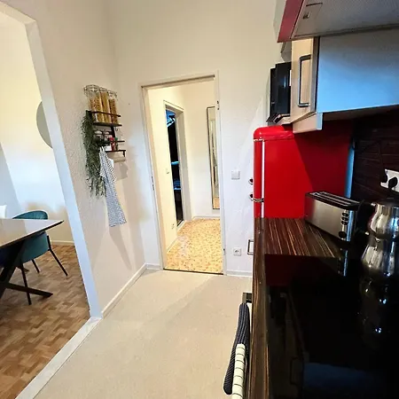 Duplex Ullstein- 4 Bedrooms, 2 Bathrooms, Living Room, 2 Parking Spaces, Boxspringbeds, Family & Business Apartment!