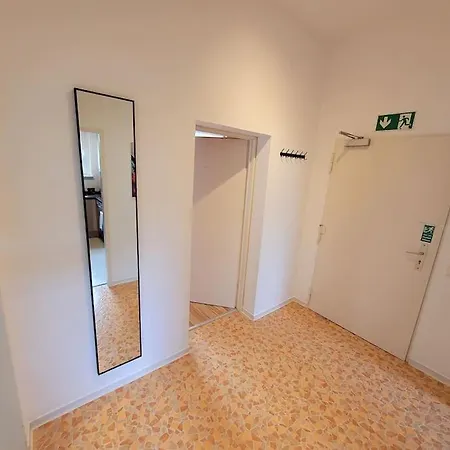 Duplex Ullstein- 4 Bedrooms, 2 Bathrooms, Living Room, 2 Parking Spaces, Boxspringbeds, Family & Business Apartment! Апартаменты