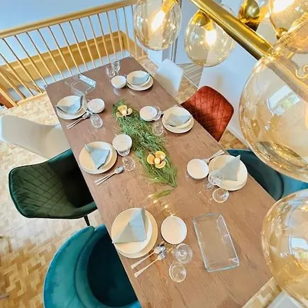 Апартаменты Duplex Ullstein- 4 Bedrooms, 2 Bathrooms, Living Room, 2 Parking Spaces, Boxspringbeds, Family & Business Apartment! Берлин