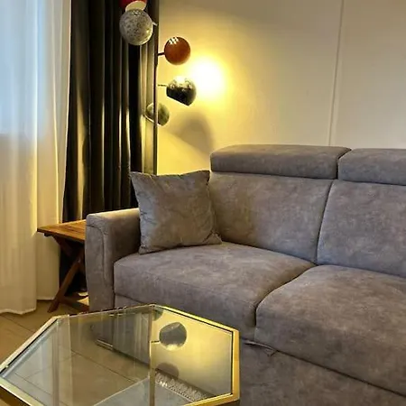 Duplex Ullstein- 4 Bedrooms, 2 Bathrooms, Living Room, 2 Parking Spaces, Boxspringbeds, Family & Business Apartment! Берлин