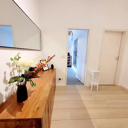 Duplex Ullstein- 4 Bedrooms, 2 Bathrooms, Living Room, 2 Parking Spaces, Boxspringbeds, Family & Business Apartment! Берлин