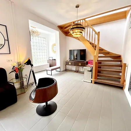 Duplex Ullstein- 4 Bedrooms, 2 Bathrooms, Living Room, 2 Parking Spaces, Boxspringbeds, Family & Business Apartment! Appartement